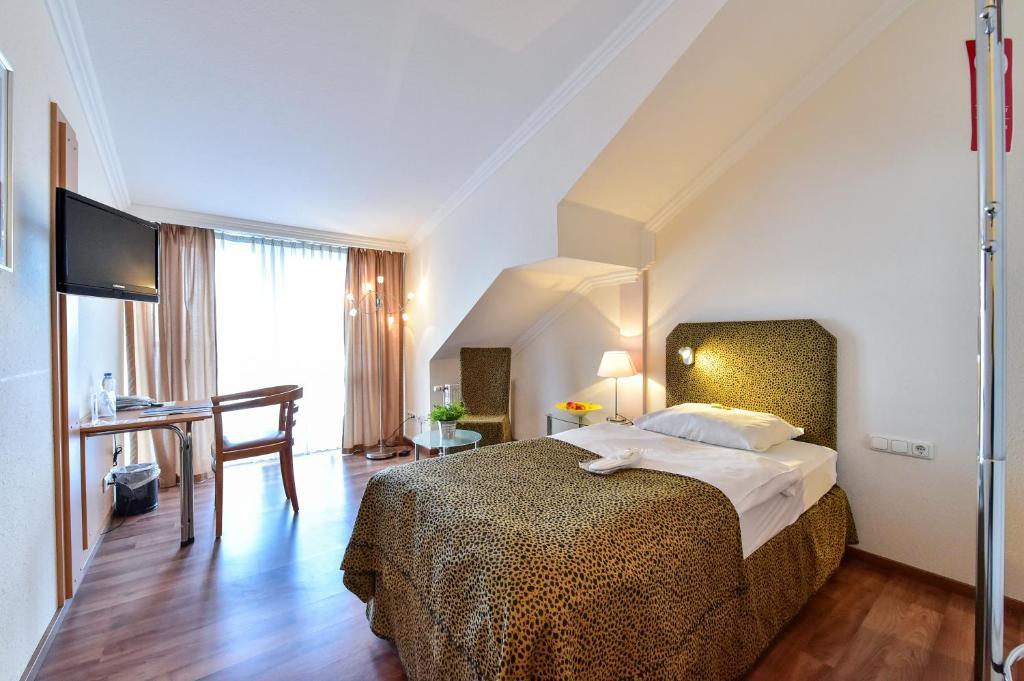 Stadt Hotel ايزيرلون الغرفة الصورة